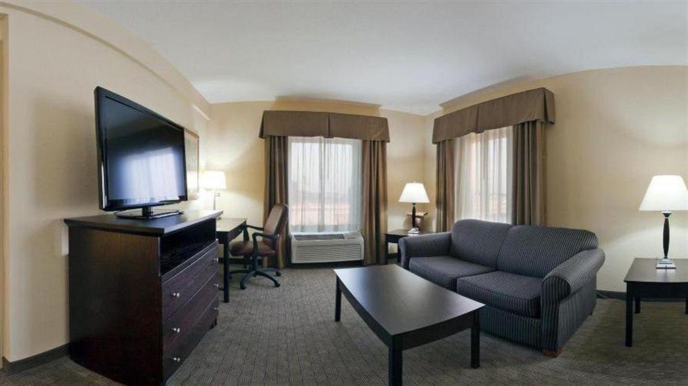 Holiday Inn Express Hotel & Suites Clearwater Us 19 North By Ihg Exterior foto