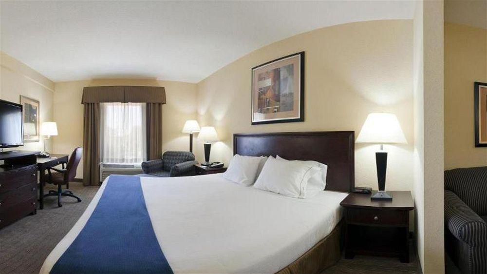Holiday Inn Express Hotel & Suites Clearwater Us 19 North By Ihg Exterior foto