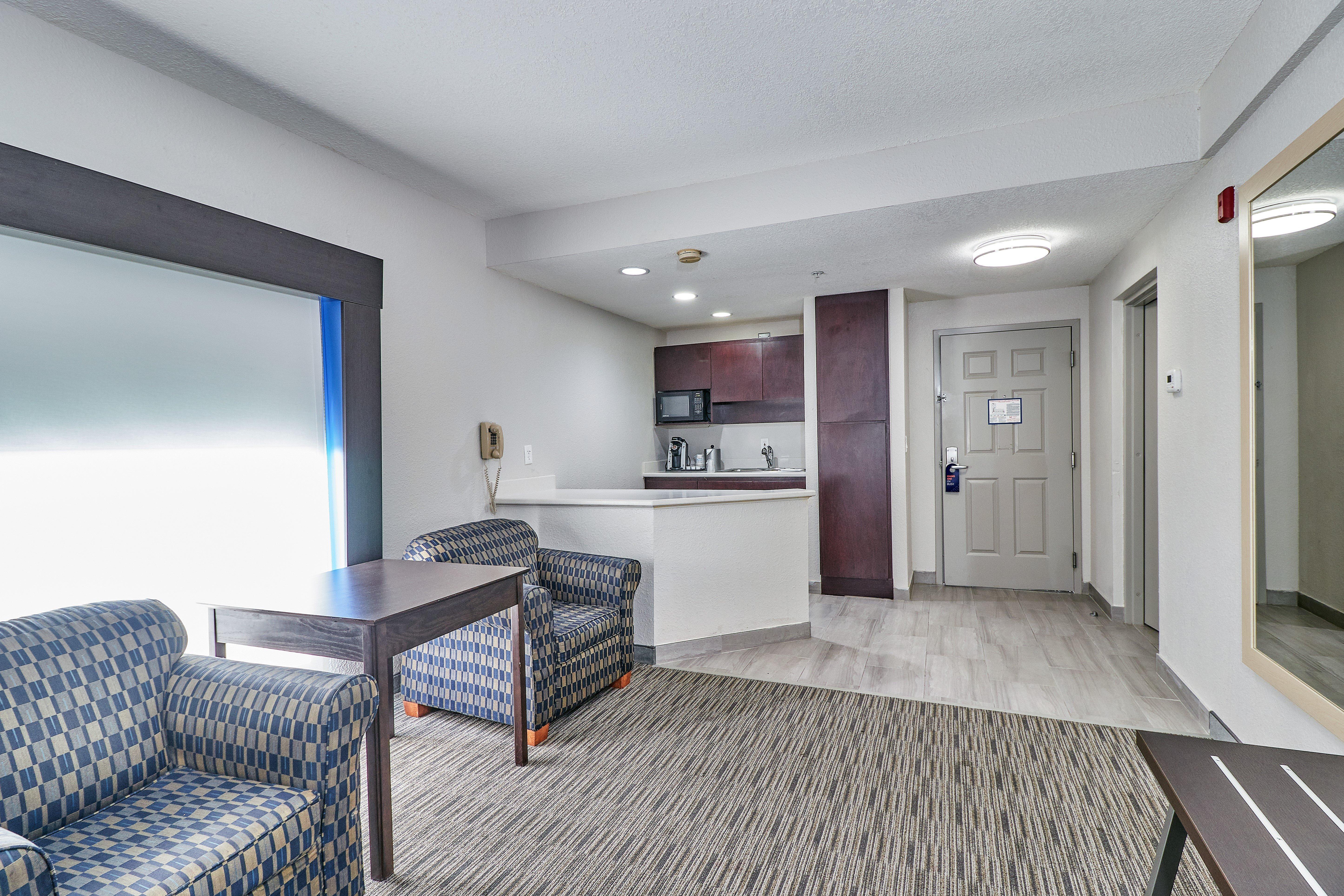 Holiday Inn Express Hotel & Suites Clearwater Us 19 North By Ihg Exterior foto
